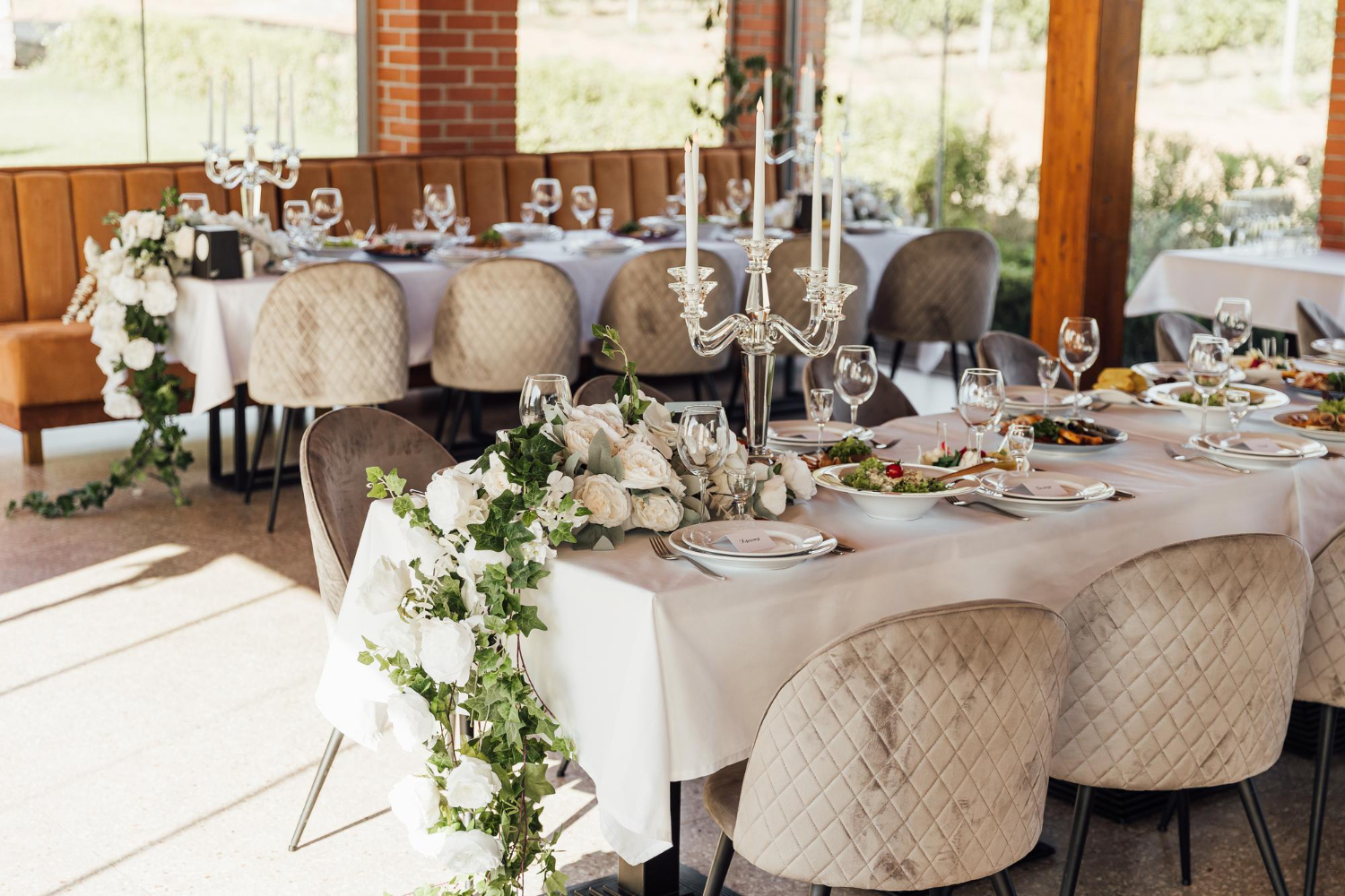 How to Seat Wedding Guests